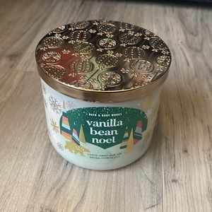 Brand new Vanilla Bean Noel Candle